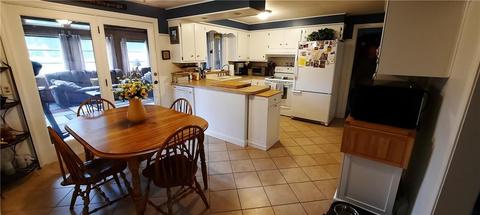 27 Circle Dr, Coventry, RI 02816 photo 5
