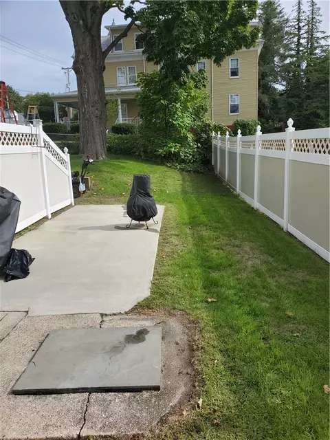 563 Prospect St, Woonsocket, RI 02895 photo 7