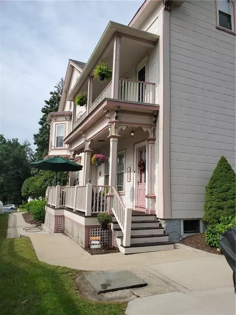 563 Prospect St, Woonsocket, RI 02895 photo 5