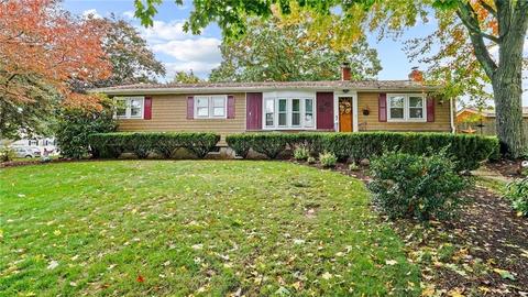 64 Marigold Dr, Warwick, RI 02889 photo 3