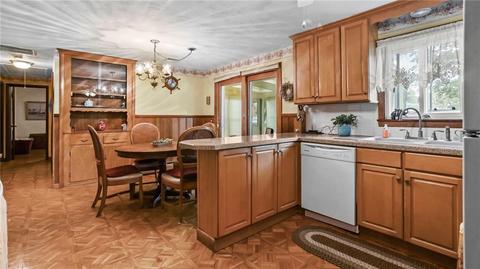64 Marigold Dr, Warwick, RI 02889 photo 6