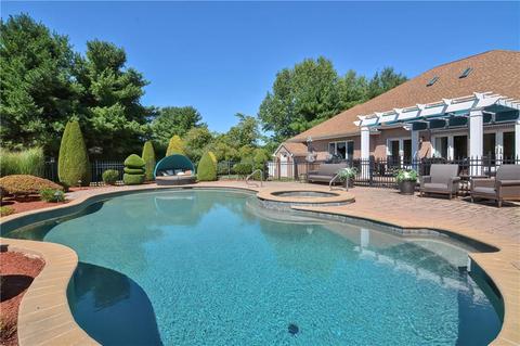 59 Crest Dr, Cranston, RI 02921 photo 46