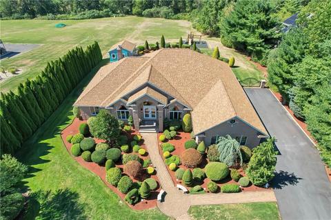 59 Crest Dr, Cranston, RI 02921 photo 5