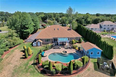 59 Crest Dr, Cranston, RI 02921 photo 8