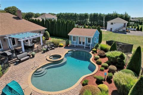 59 Crest Dr, Cranston, RI 02921 photo 9