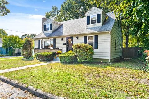 37 Buttonwoods Ave, Warwick, RI 02886 photo 1