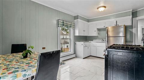 28 Andrews St, Woonsocket, RI 02895 photo 5