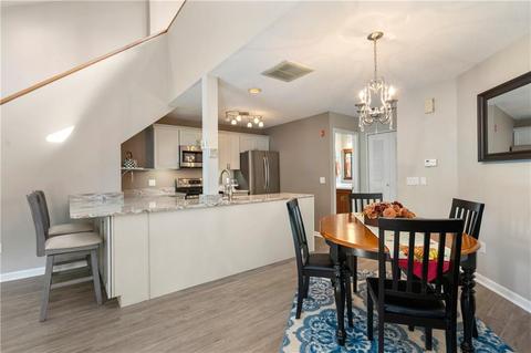 813 Williamsburg Cir, Warwick, RI 02886 photo 8