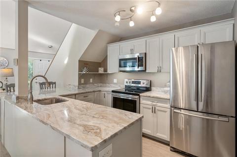 813 Williamsburg Cir, Warwick, RI 02886 photo 10