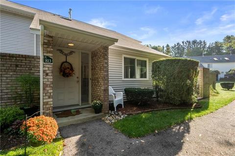 813 Williamsburg Cir, Warwick, RI 02886 photo 1