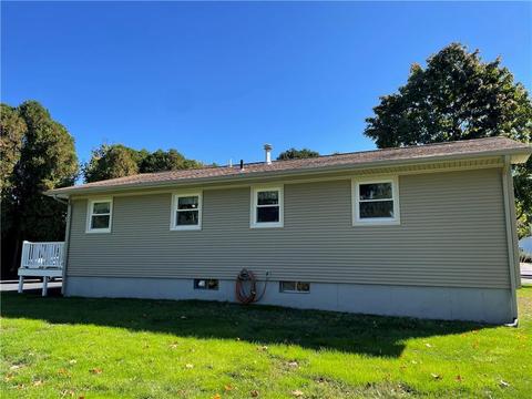 10 Joan Rd, Westerly, RI 02891 photo 3