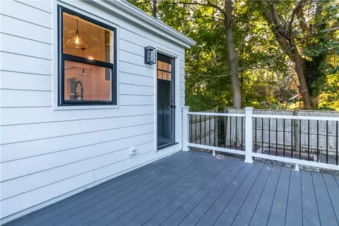 14 Maple Rd, Warren, RI 02885 photo 2
