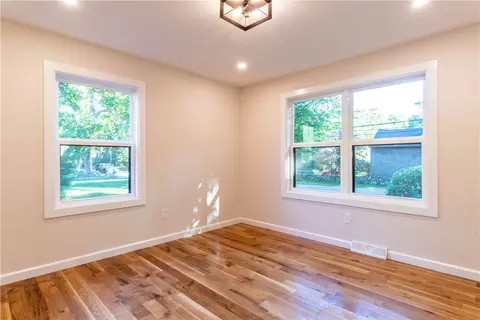 14 Maple Rd, Warren, RI 02885 photo 13
