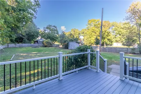 14 Maple Rd, Warren, RI 02885 photo 3