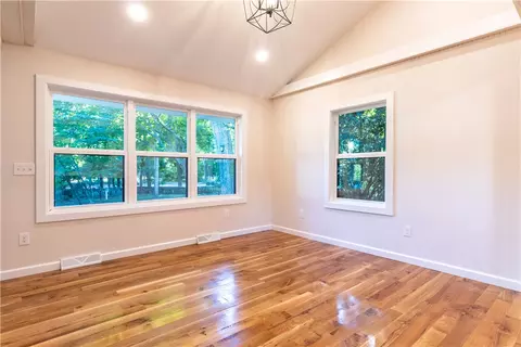 14 Maple Rd, Warren, RI 02885 photo 5