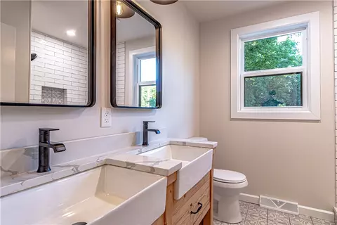 14 Maple Rd, Warren, RI 02885 photo 10