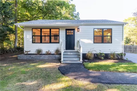 14 Maple Rd, Warren, RI 02885 photo 1
