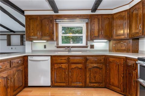 18 Chapel St, Warwick, RI 02886 photo 9