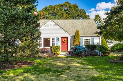 18 Chapel St, Warwick, RI 02886 photo 3