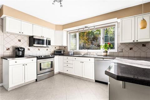 245 Hardig Rd, Warwick, RI 02886 photo 7