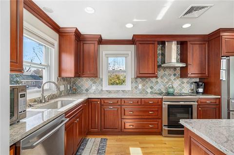 62 Champlin Rd, Saunderstown, RI 02874 photo 4