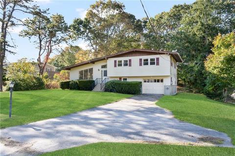 7 Urso Dr, Westerly, RI 02891 photo 2