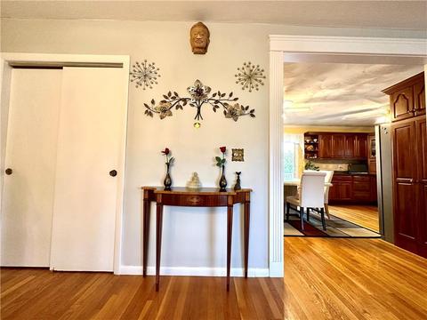 269 E View Ave, Cranston, RI 02920 photo 9