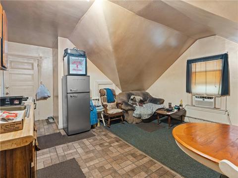 82 Appleton Ave, Pawtucket, RI 02860 photo 4