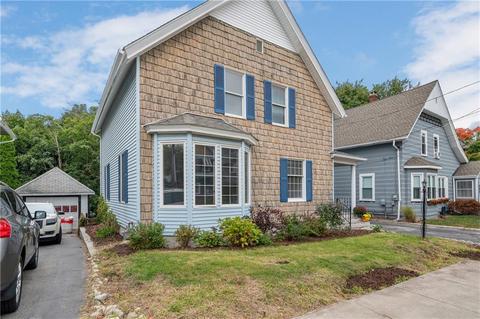 53 Maple St, Woonsocket, RI 02895 photo 3