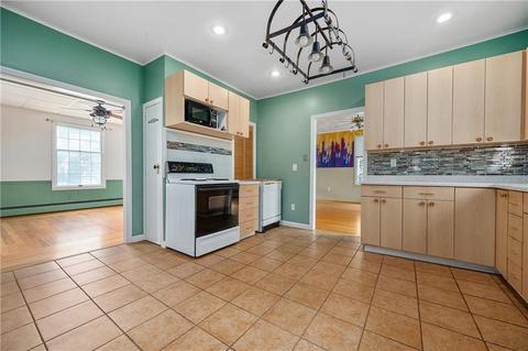 53 Maple St, Woonsocket, RI 02895 photo 5