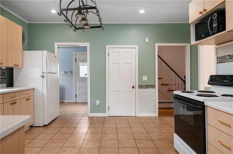53 Maple St, Woonsocket, RI 02895 photo 6