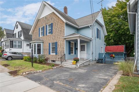 53 Maple St, Woonsocket, RI 02895 photo 2