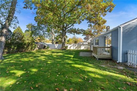 79 Grotto Ave, Warwick, RI 02888 photo 3