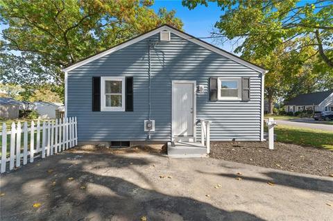 79 Grotto Ave, Warwick, RI 02888 photo 7