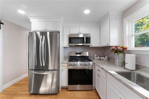 79 Grotto Ave, Warwick, RI 02888 photo 23