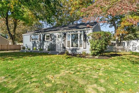 79 Grotto Ave, Warwick, RI 02888 photo 2