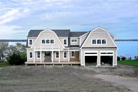 86 Lambie Cir, Portsmouth, RI 02871