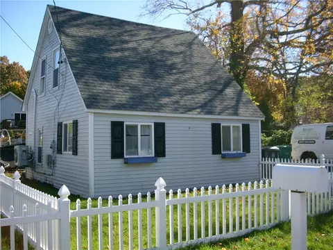 32 Guild Ave, Warwick, RI 02889 photo 2
