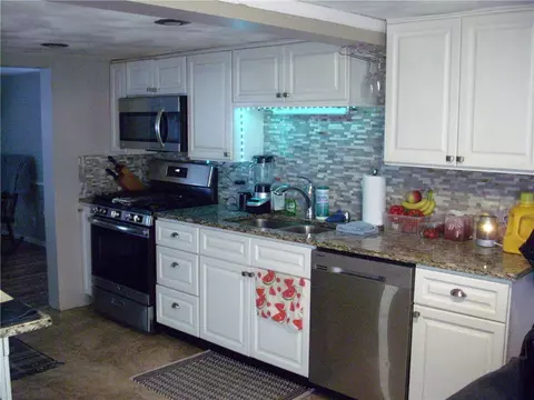 32 Guild Ave, Warwick, RI 02889 photo 4