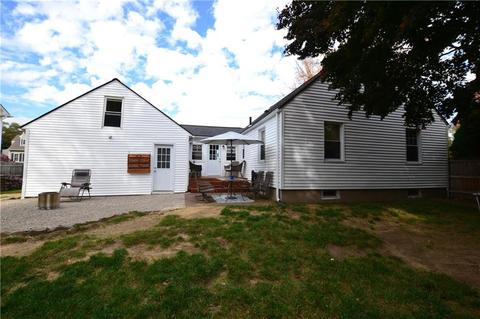97 Keystone Dr, Warwick, RI 02889 photo 3