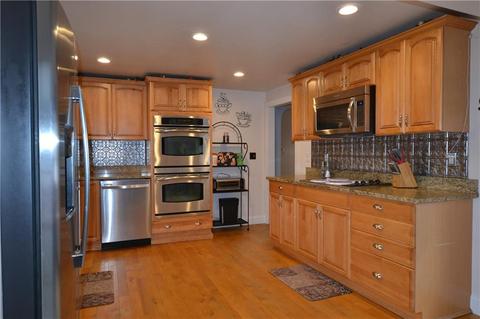 97 Keystone Dr, Warwick, RI 02889 photo 6