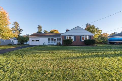 54 Osage Dr, Warwick, RI 02888 photo 2
