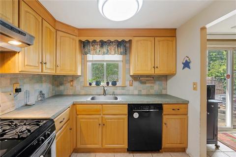 1 Chambly Ave, Warwick, RI 02886 photo 13