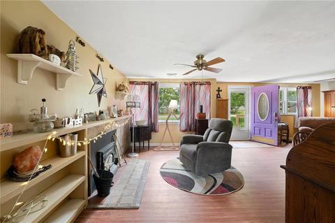 1 Chambly Ave, Warwick, RI 02886 photo 8