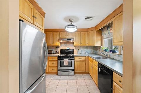 1 Chambly Ave, Warwick, RI 02886 photo 12