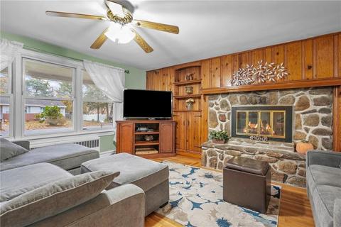 16 Edgewood Rd, Glocester, RI 02814 photo 11