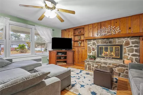 16 Edgewood Rd, Glocester, RI 02814 photo 11