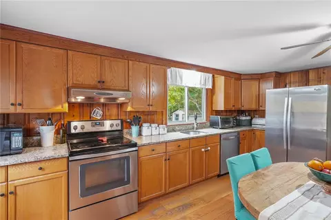 16 Edgewood Rd, Glocester, RI 02814 photo 4