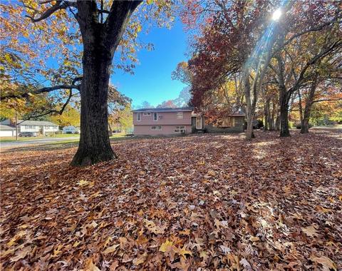 220 Red Chimney Dr, Warwick, RI 02886 photo 3