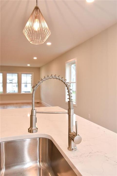 101 Graystone St, Warwick, RI 02886 photo 12